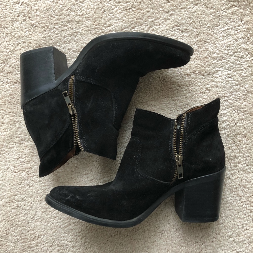 Steve Madden black suede Bootie